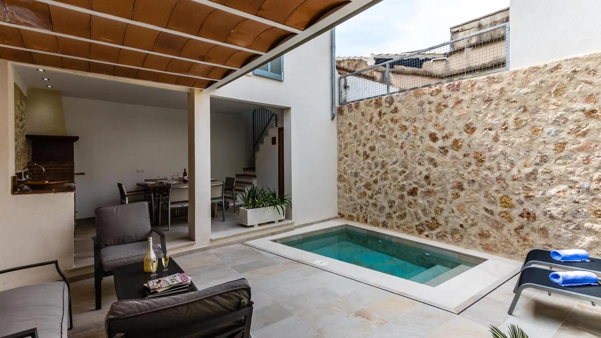 Historic Pollensa Townhouse Casa Bugera 3 Bedrooms Private Pool Walking Distance To Centre 0*, Pollença