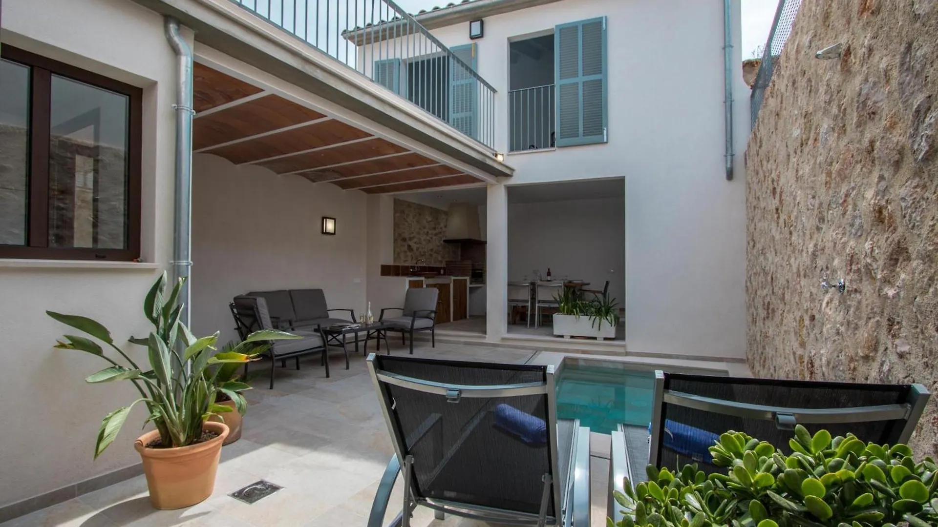 Historic Pollensa Townhouse Casa Bugera 3 Bedrooms Private Pool Walking Distance To Centre 0*, Pollença Spanien