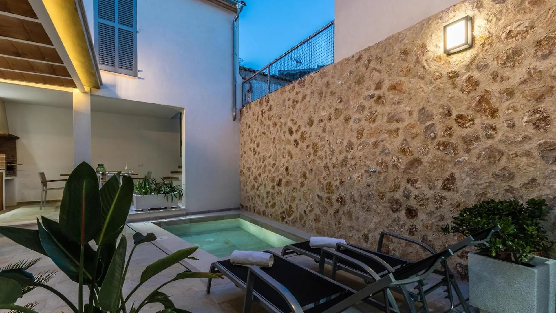 Historic Pollensa Townhouse Casa Bugera 3 Bedrooms Private Pool Walking Distance To Centre 0*, Pollença